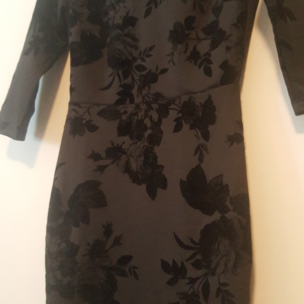 Little black casual dress medium - Picture 5 of 10